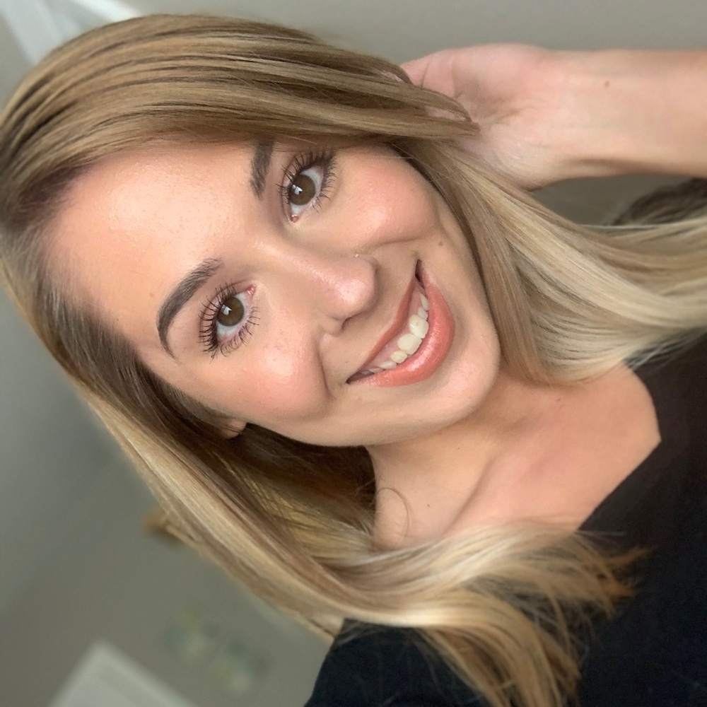 Meet your Posher, Alyssa